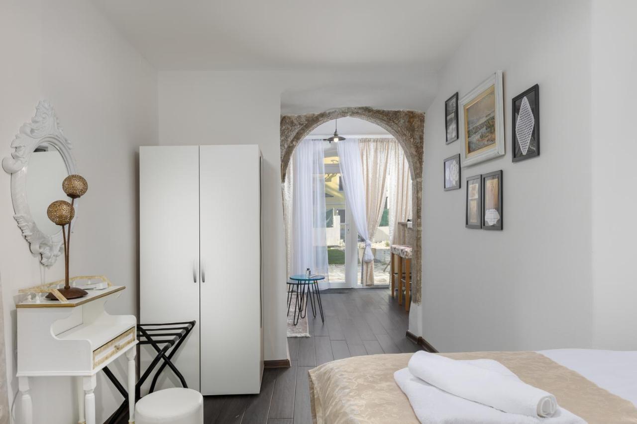 Apartments Mikulin Family Пунат Экстерьер фото