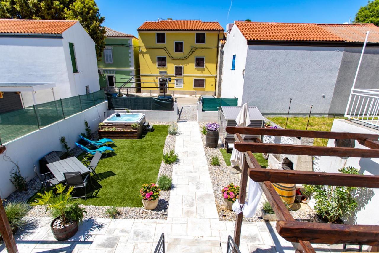 Apartments Mikulin Family Пунат Экстерьер фото