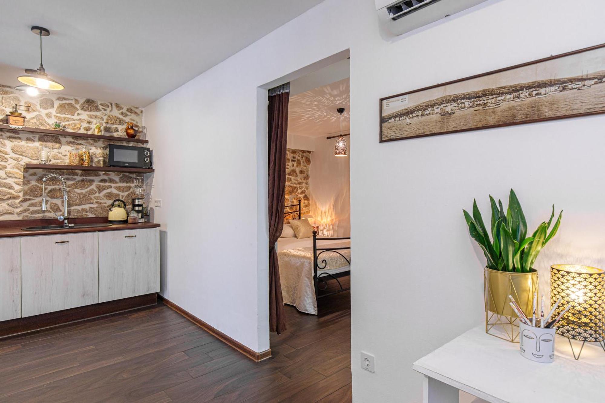 Apartments Mikulin Family Пунат Экстерьер фото